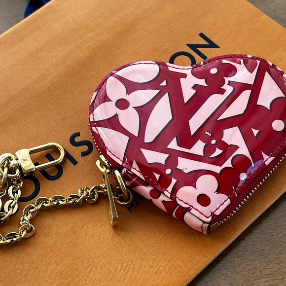 Authentic Louis Vuitton Love Heart Coin Purse - Picture 6 of 8